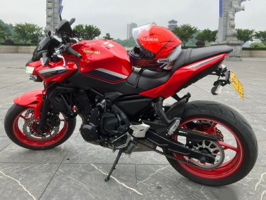 Meilleurs Carénages Moto Kawasaki Ninja Z650 2020-2023 - Rouge Noir